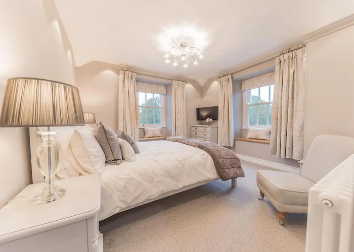 Cragg Cottage, Award-winning District Near